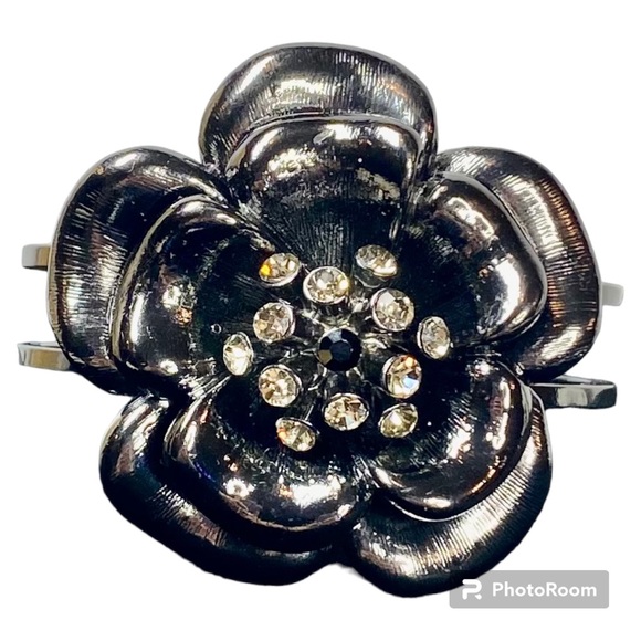 Jewelry - Vintage Rose & Crystals Gunmetal Hinge Bracelet, Black / Gray